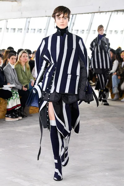 Look 44